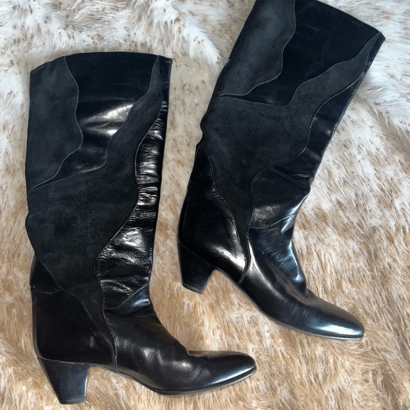 These boots were made for walking! Charles David leather boots, size 9, Black. - Picture 1 of 3